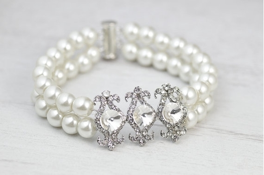 Picture of Vintage weddings bridal pearls bracelet